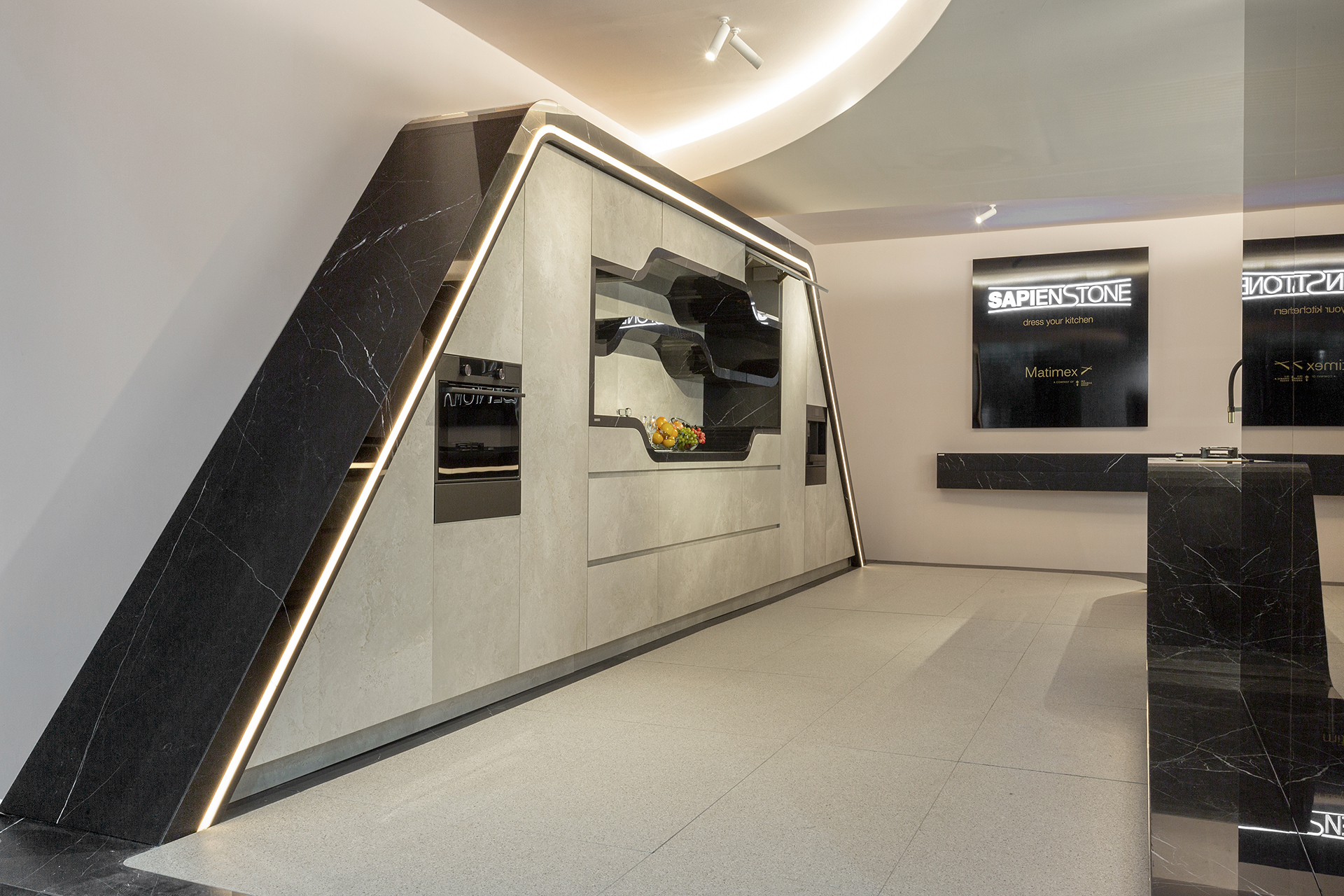 TSUNAMI: DER STAND VON SAPIENSTONE UND ESCENIUM AUF DER ART MARBELLA DESIGN