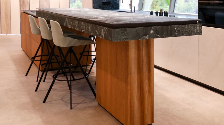 SapienStone Feinsteinzeug Tischplatten Showroom Barcelona Spanien