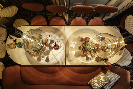 Tarimatec Space von Adriana Nicolau „Lanai Restaurant & Lifestyle“