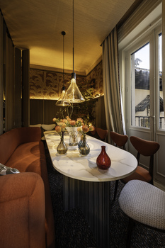 Tarimatec Space von Adriana Nicolau „Lanai Restaurant & Lifestyle“