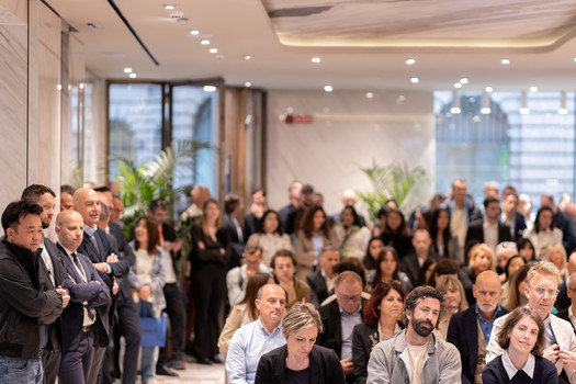 SapienStone, Trendsetter auf dem Salone del Mobile 2024: Eine Welle von Design und Kreativität