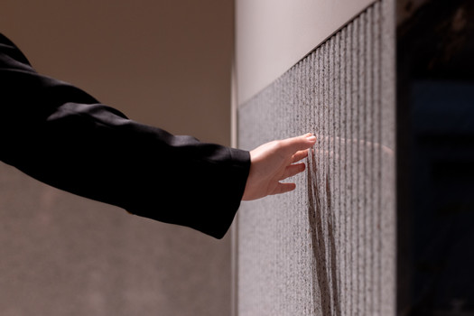 SapienStone, Trendsetter auf dem Salone del Mobile 2024: Eine Welle von Design und Kreativität
