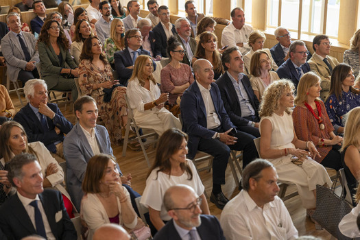 SapienStone fördert Kunst und Nachhaltigkeit anlässlich des 25-jährigen Bestehens von Ecomar