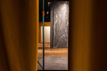 SapienStone auf der Cersaie 2024: Ein sinnliches Erlebnis der Keramikinnovationen
