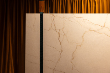 SapienStone auf der Cersaie 2024: Ein sinnliches Erlebnis der Keramikinnovationen