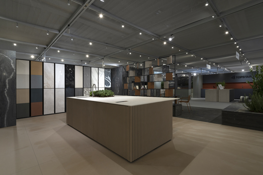 Sapienstone auf der SICAM 2024: Innovatives Design und hochmoderne Oberflächen für die Innenarchitektur