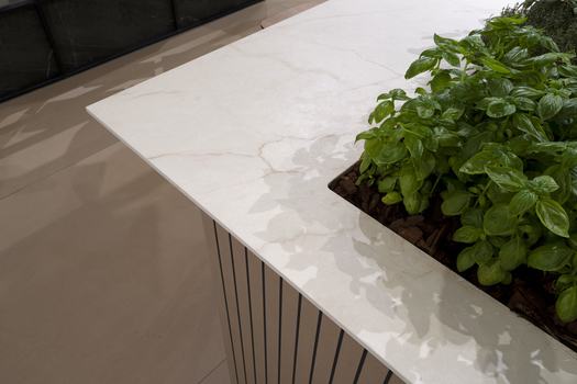 Sapienstone auf der SICAM 2024: Innovatives Design und hochmoderne Oberflächen für die Innenarchitektur
