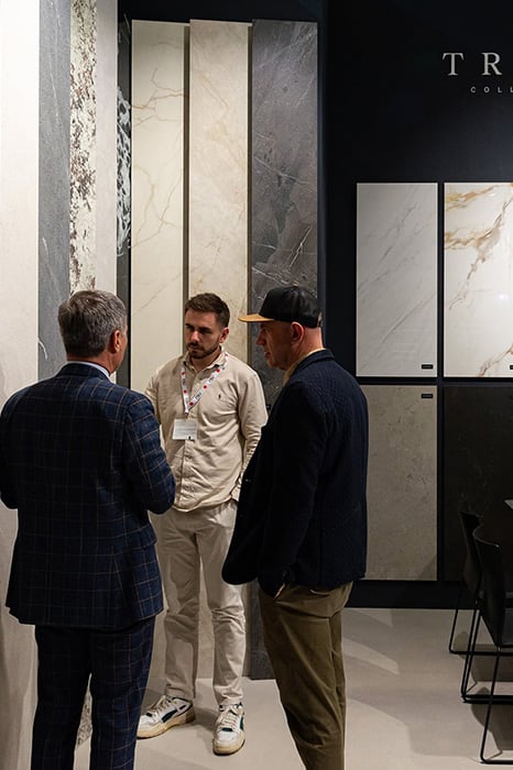 Sapienstone präsentiert seine Keramikoberflächen auf der Interzum 2025