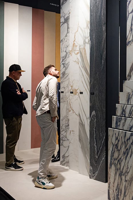 Sapienstone präsentiert seine Keramikoberflächen auf der Interzum 2025